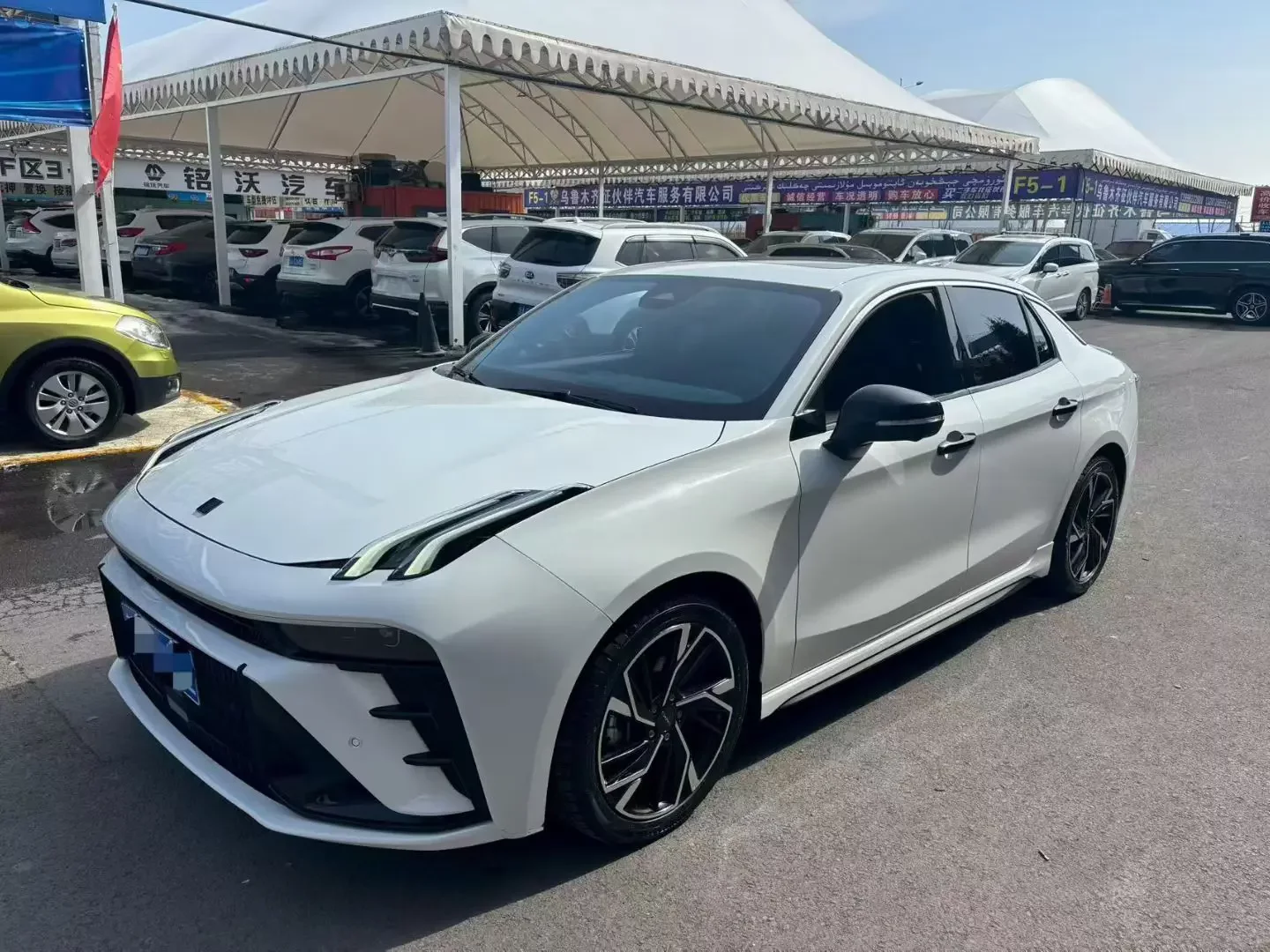 Lynk & Co 03