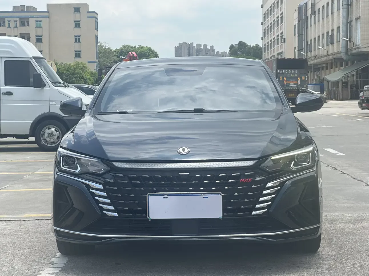 Dongfeng Yixuan MAX  из Китая