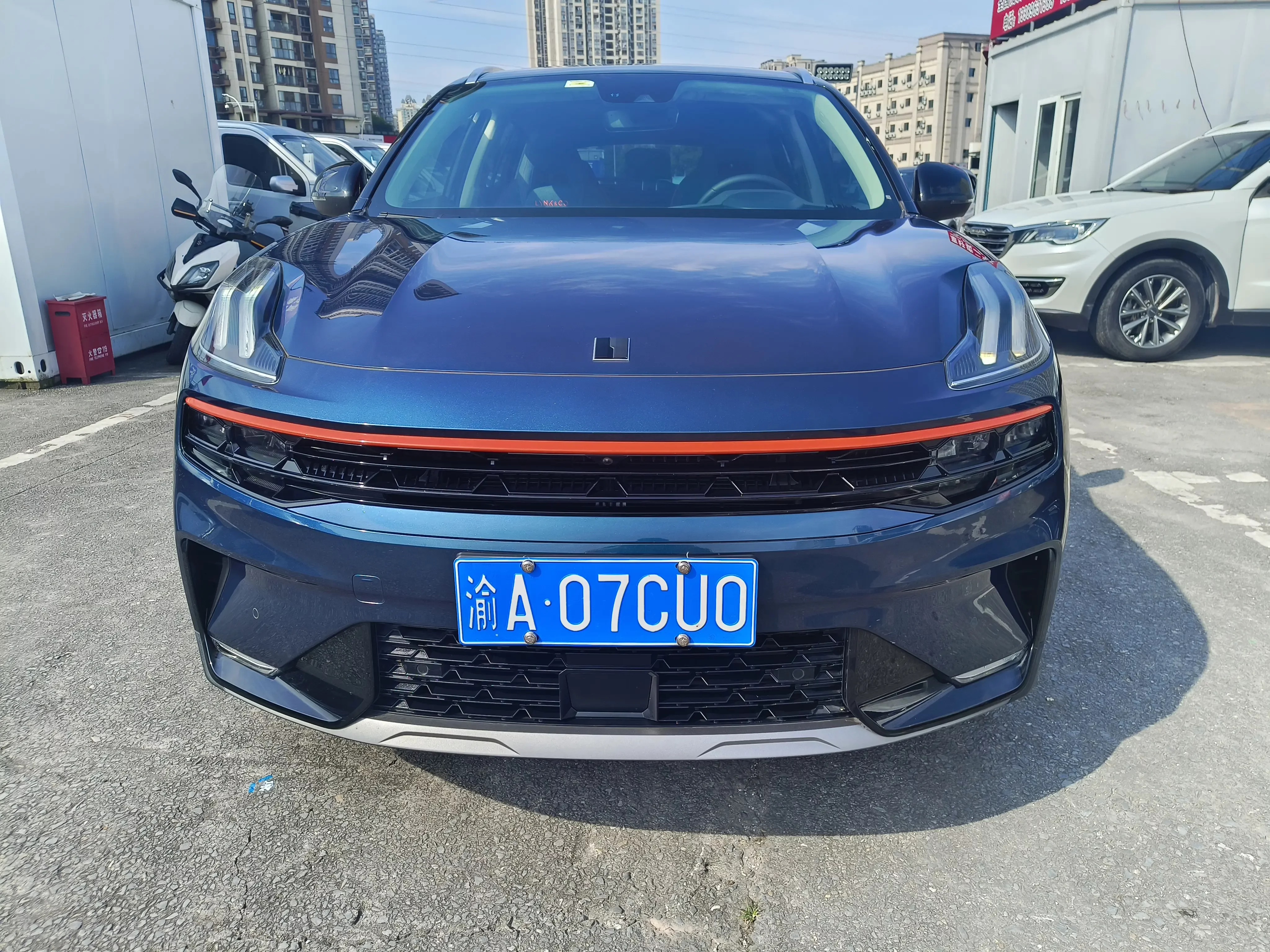 Lynk & Co 06