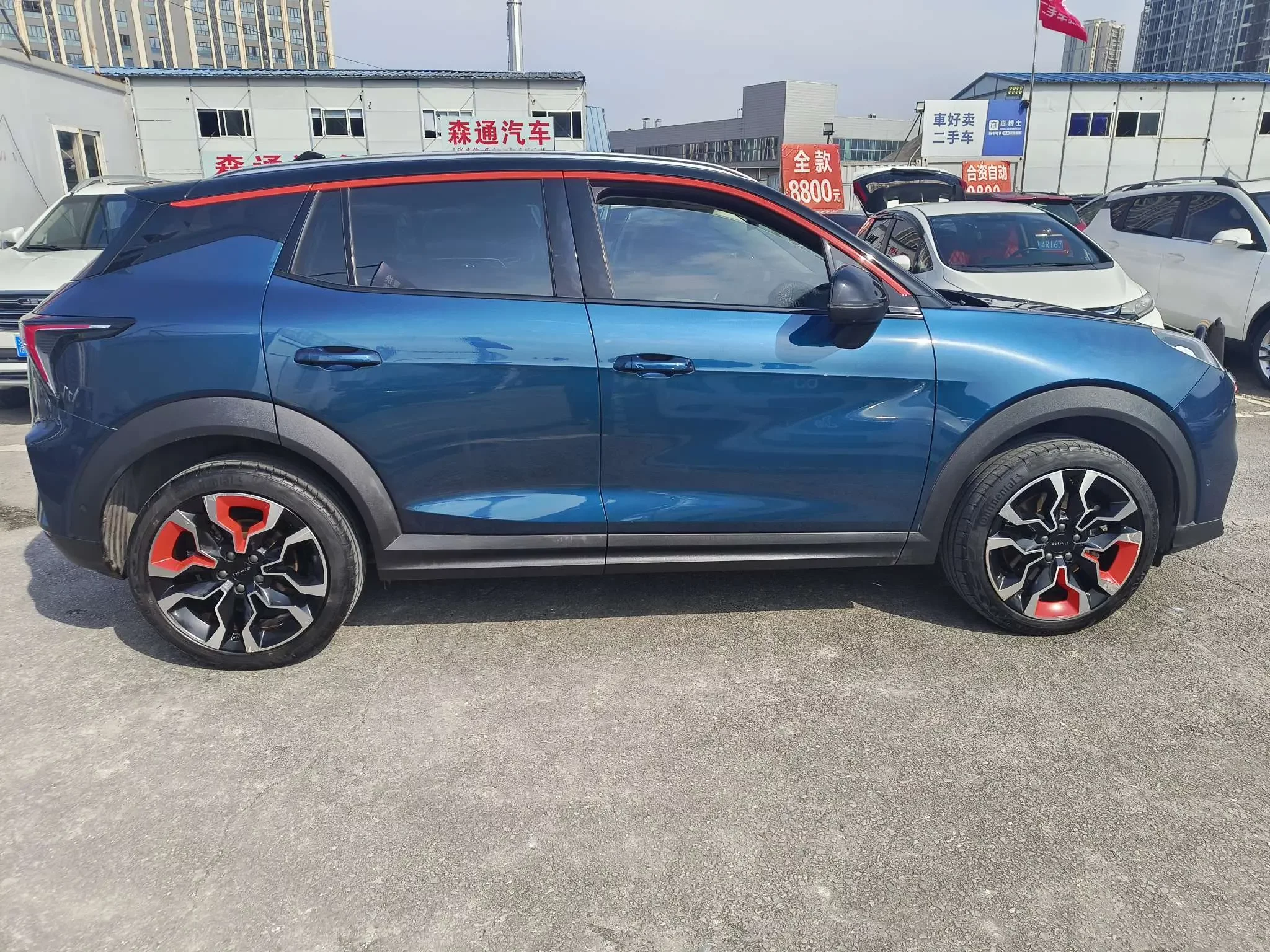 Lynk & Co 06