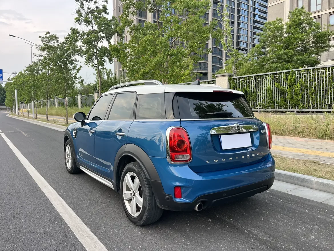 MINI COUNTRYMAN