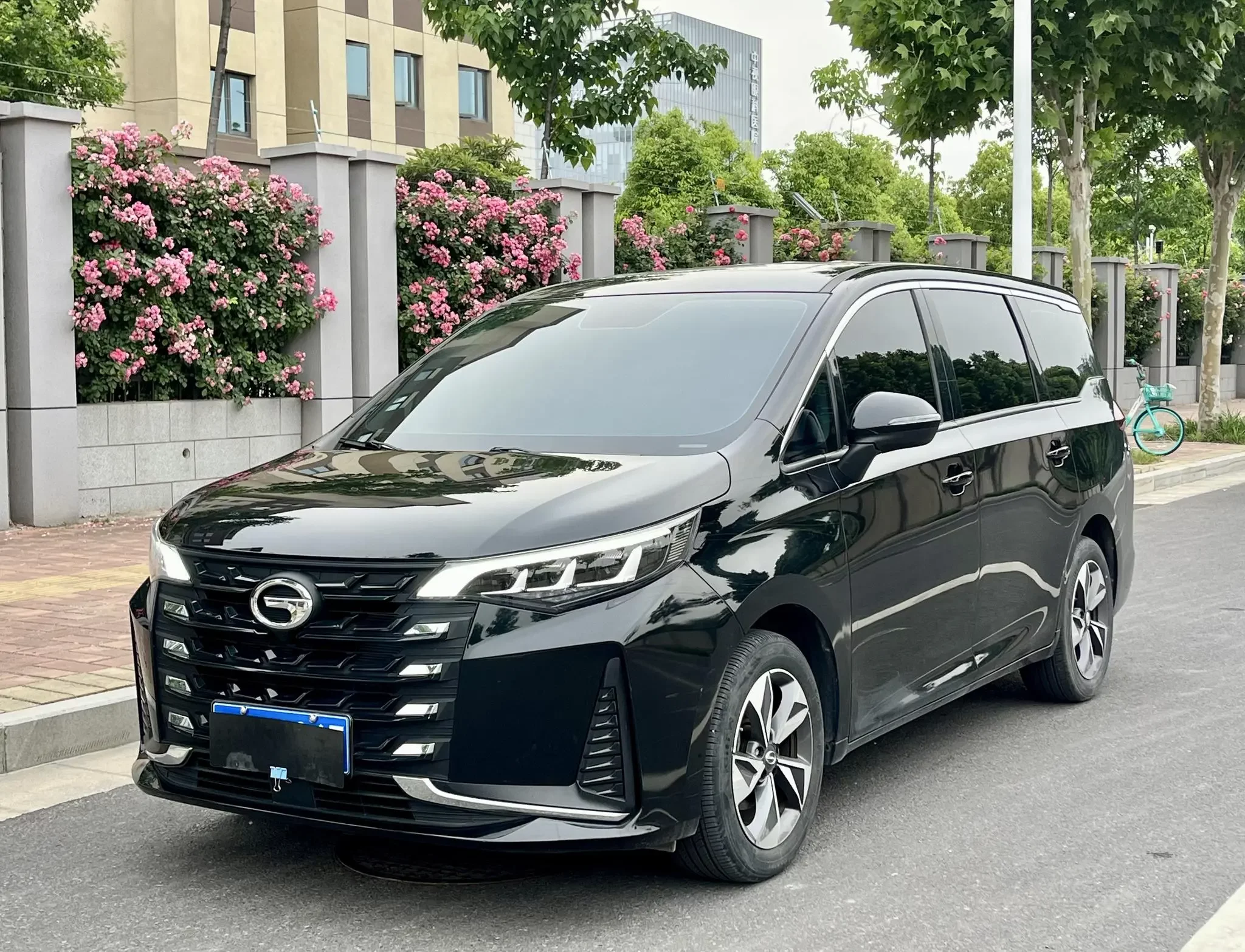 GAC Trumpchi M6  из Китая