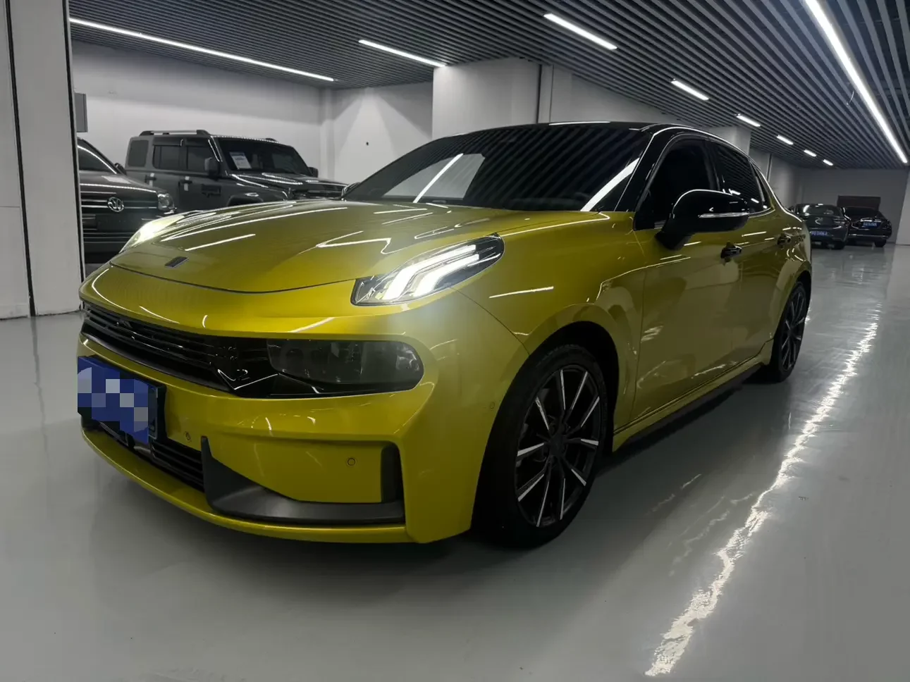 Lynk & Co 03