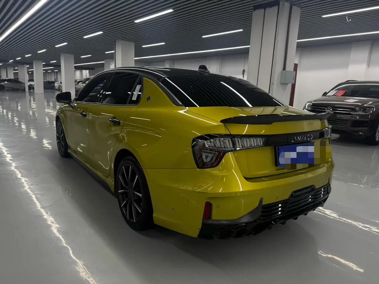 Lynk & Co 03