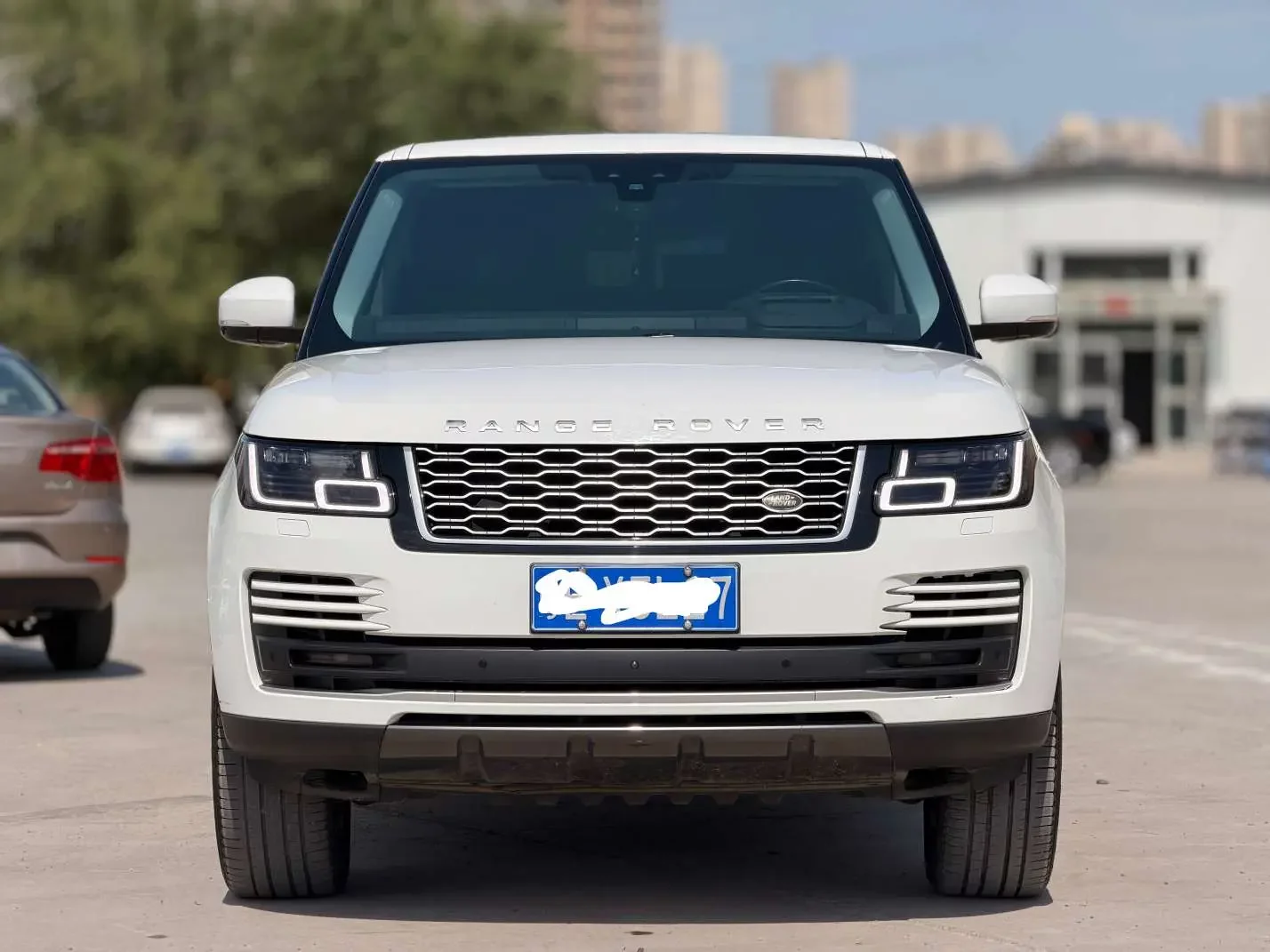 Land Rover range rover