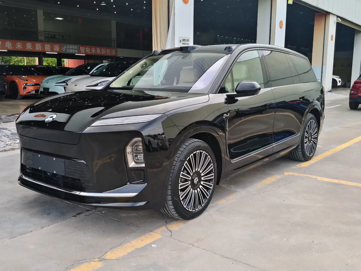 NIO ES8  из Китая