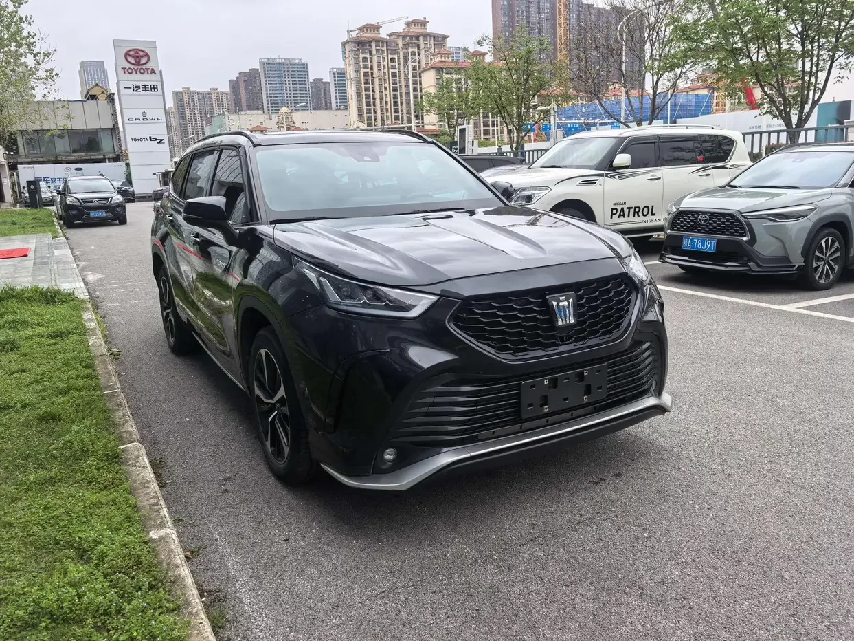 Toyota Crown Kluger