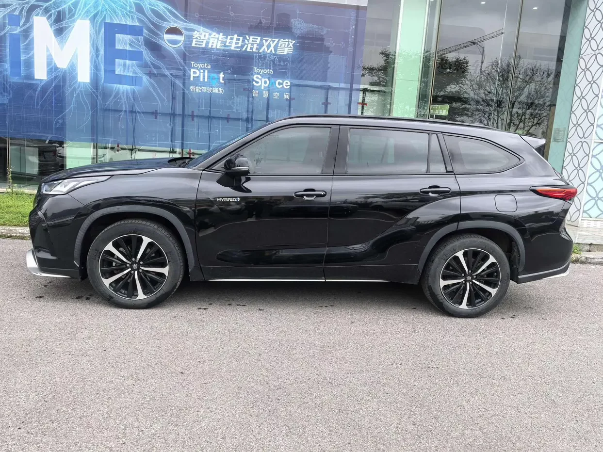 Toyota Crown Kluger