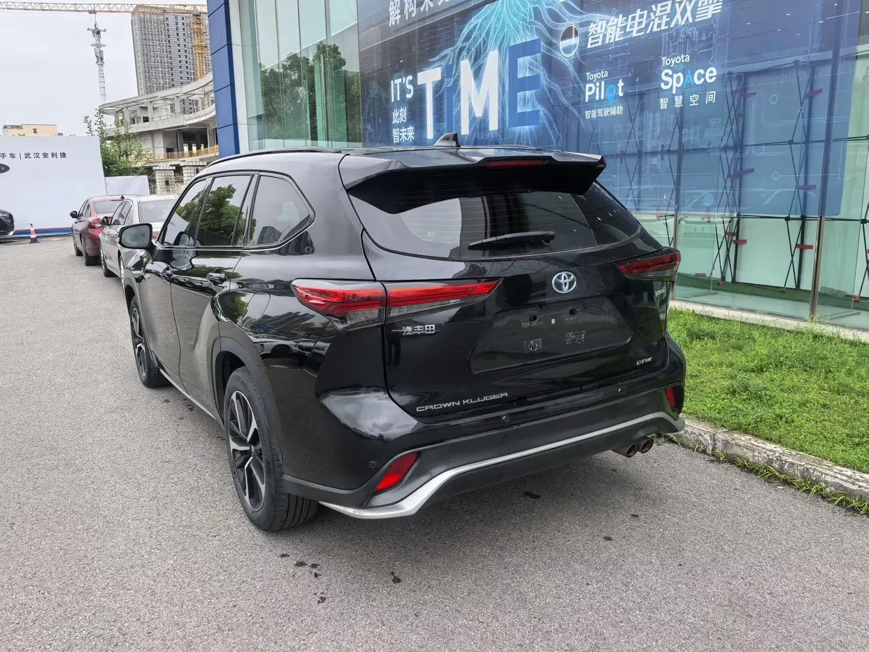 Toyota Crown Kluger