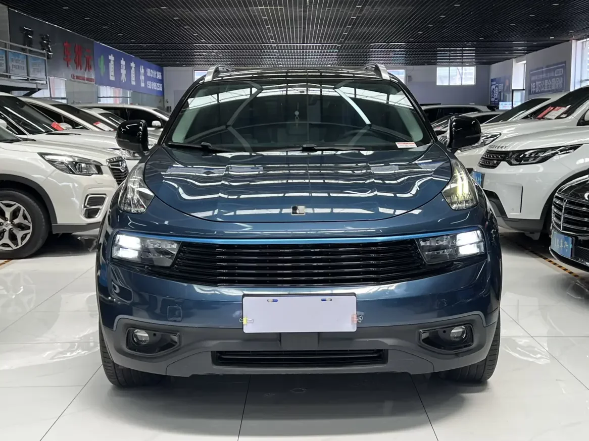 Lynk & Co 01