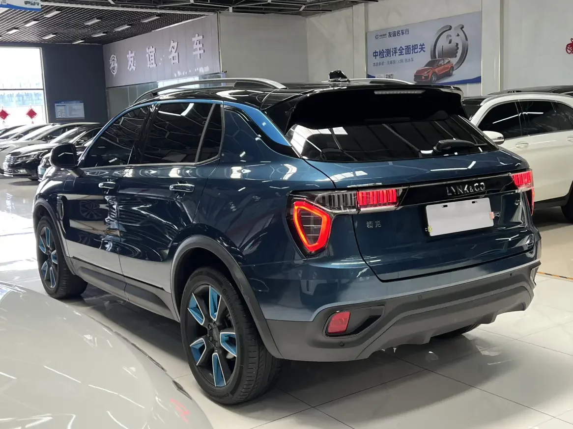 Lynk & Co 01