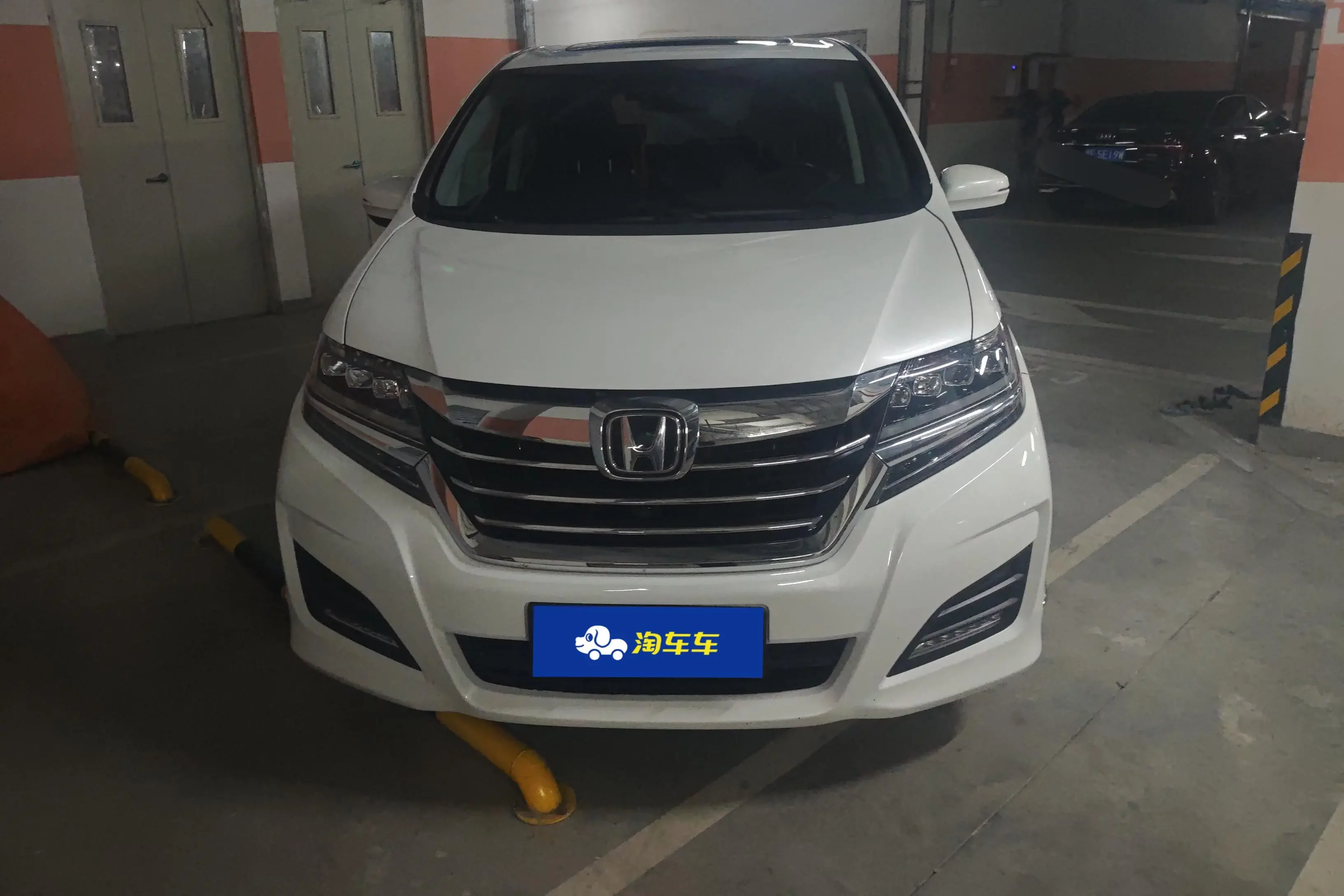 Honda Elysion (Alison)  из Китая