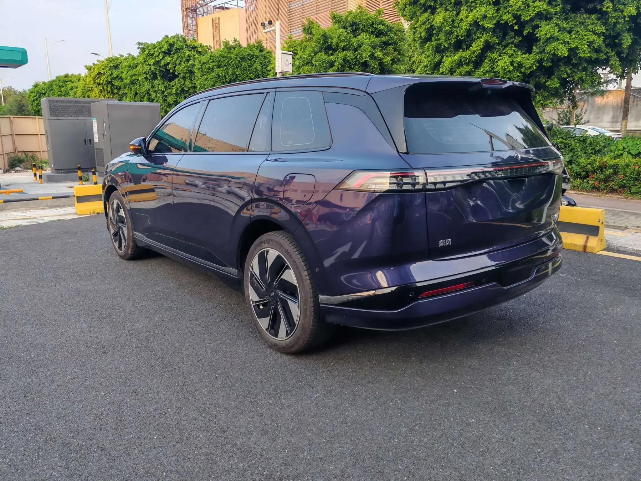 Dongfeng Yipai 008  из Китая