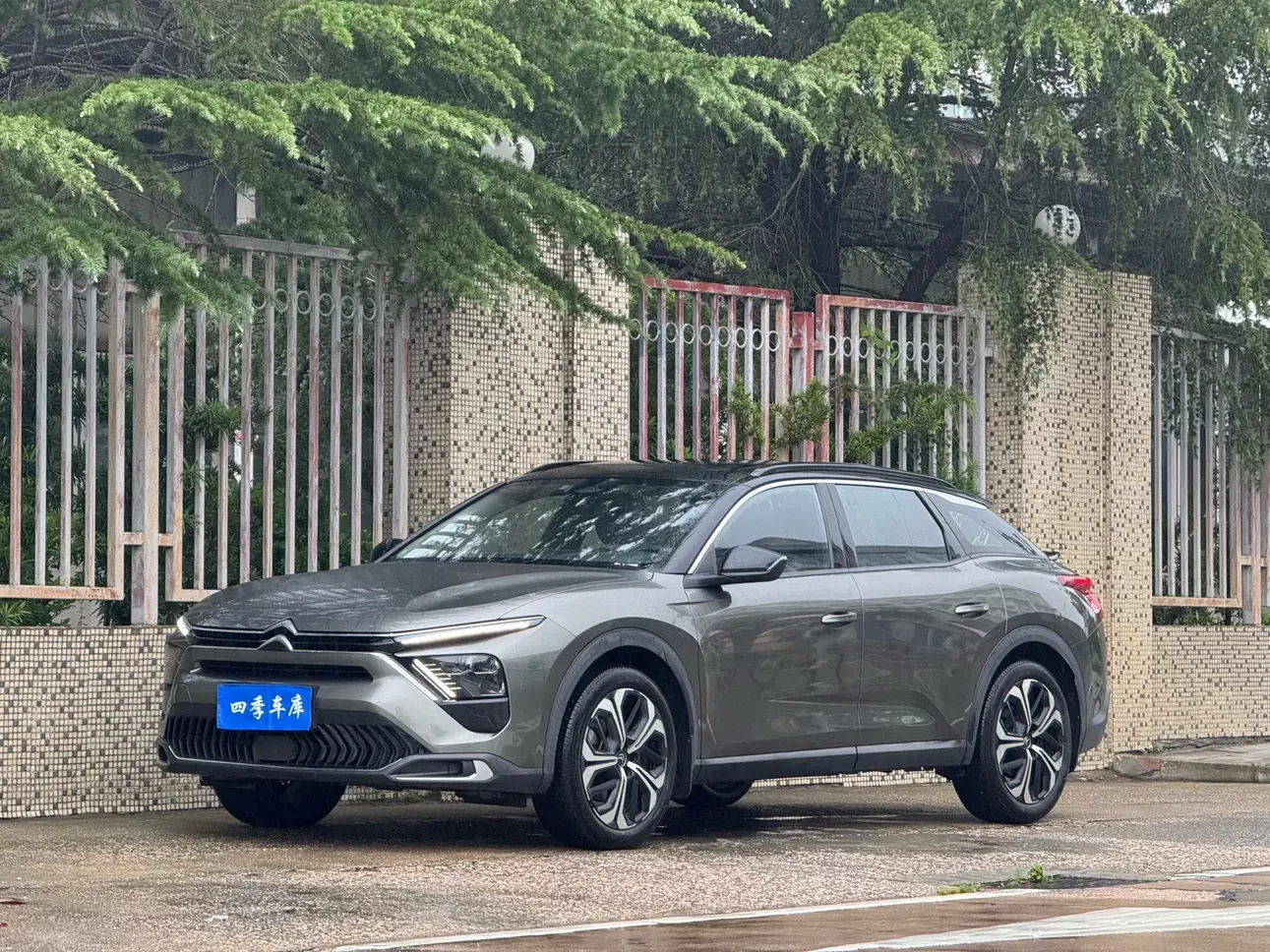 Citroën Versailles C5 X  из Китая