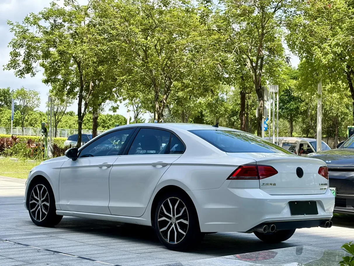Volkswagen Lamando