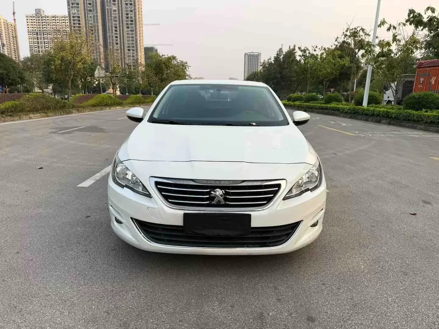 Peugeot 408