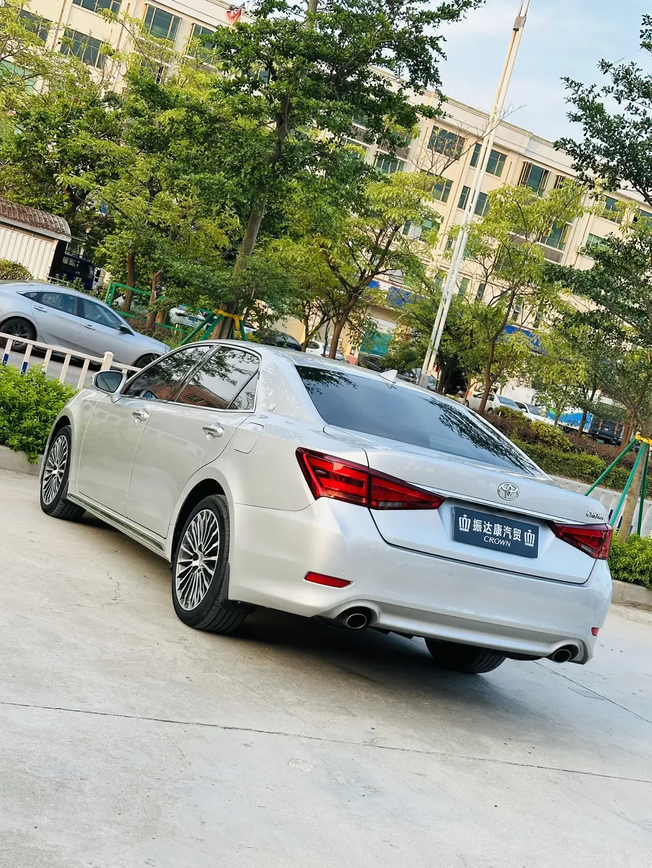 Toyota crown