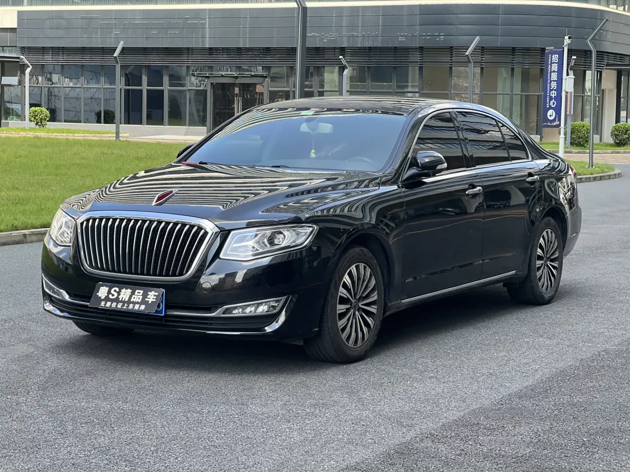 Hongqi H7