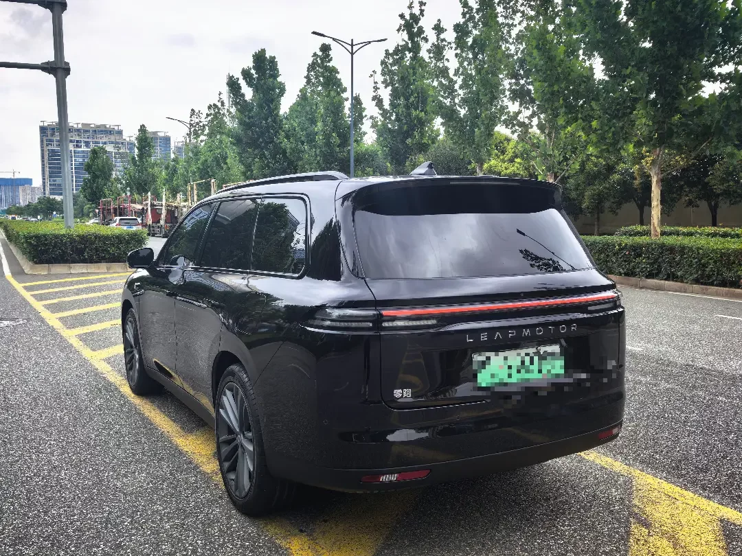 Leapmotor C16