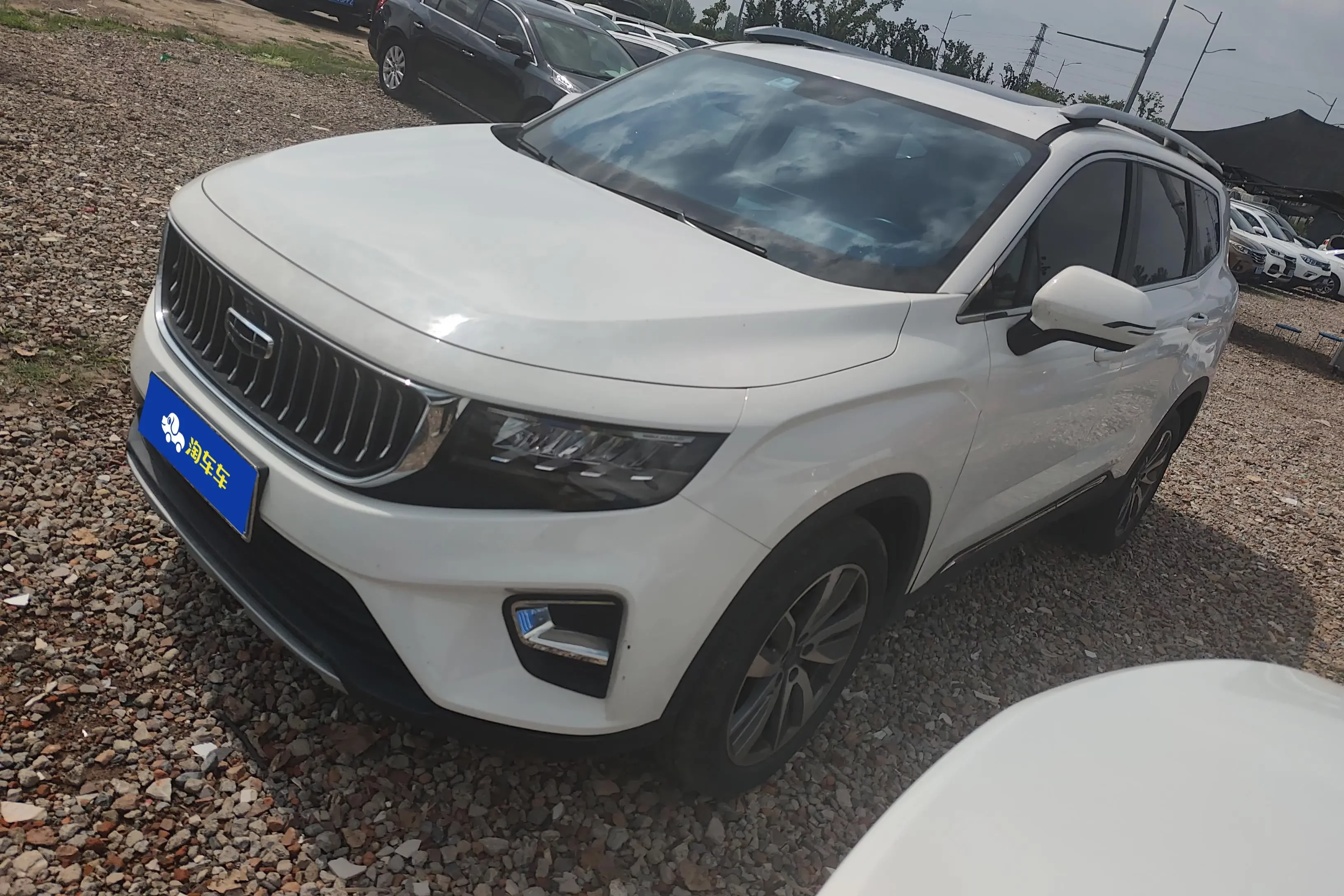 Geely Okavango