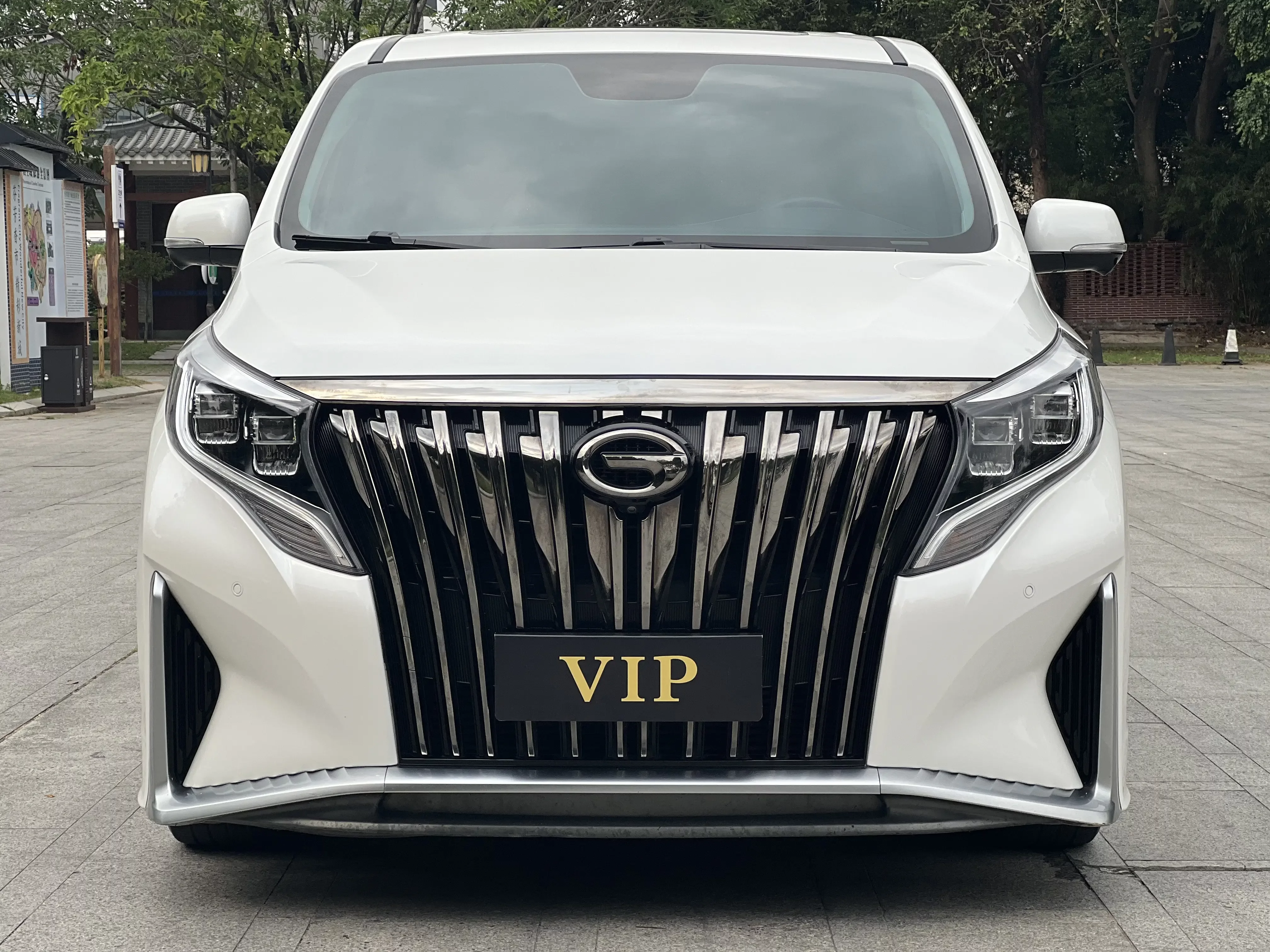 GAC Trumpchi M8  из Китая
