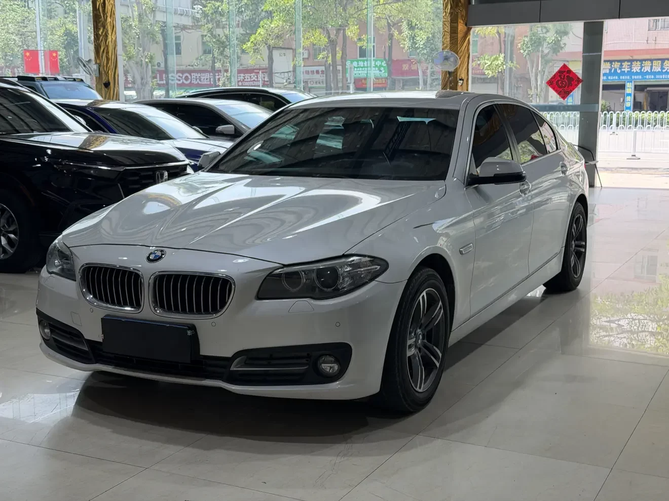 BMW 5 Series  из Китая