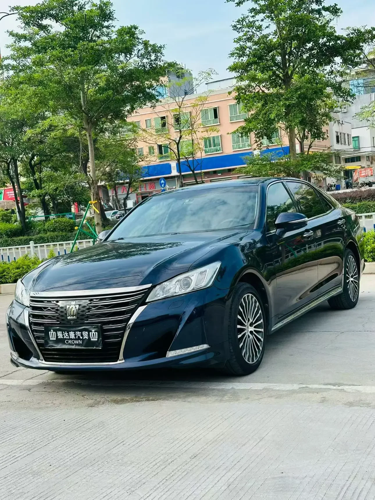 Toyota crown