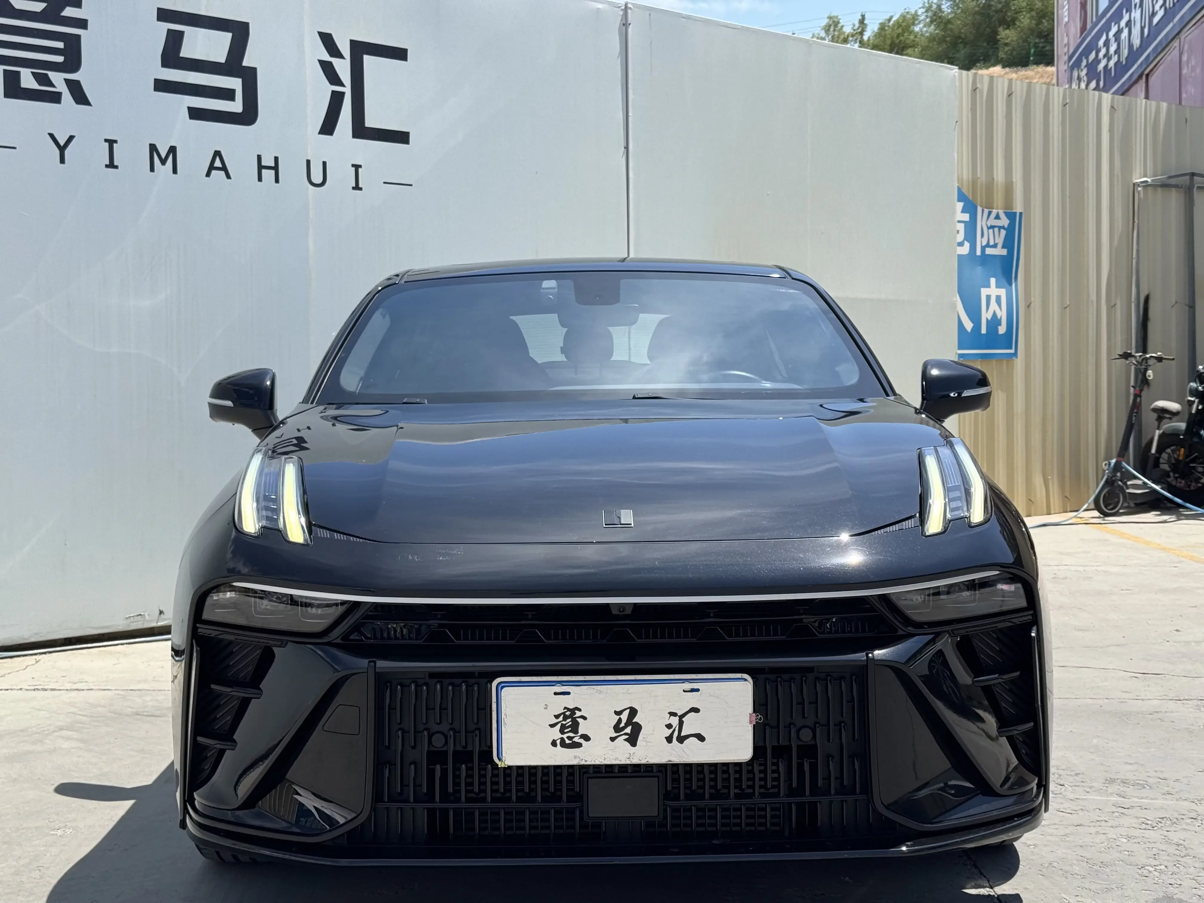 Lynk & Co 03