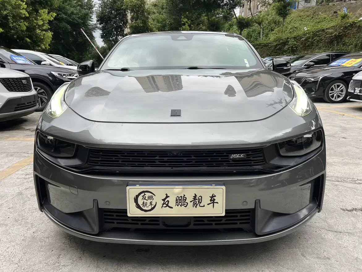 Lynk & Co 03