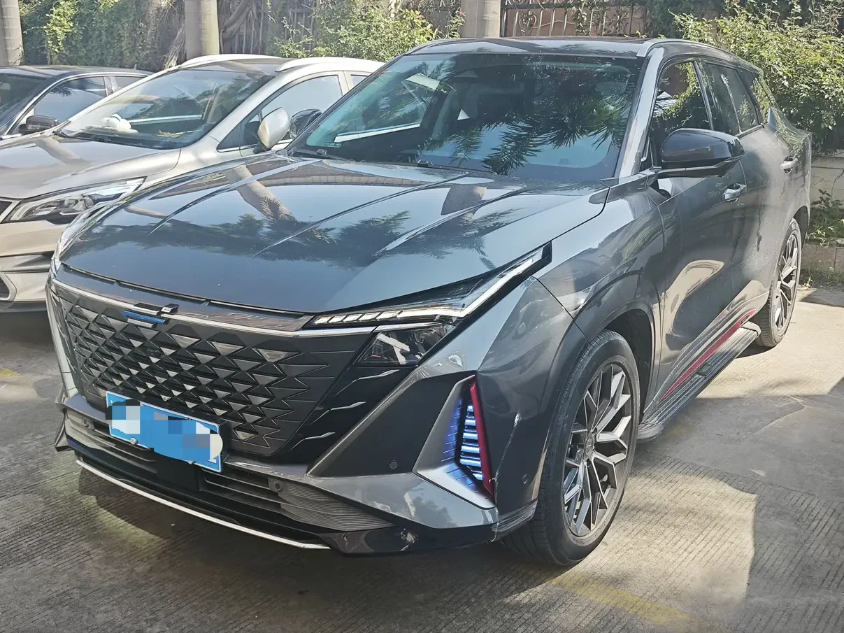 Oshan Changan Auchan Z6