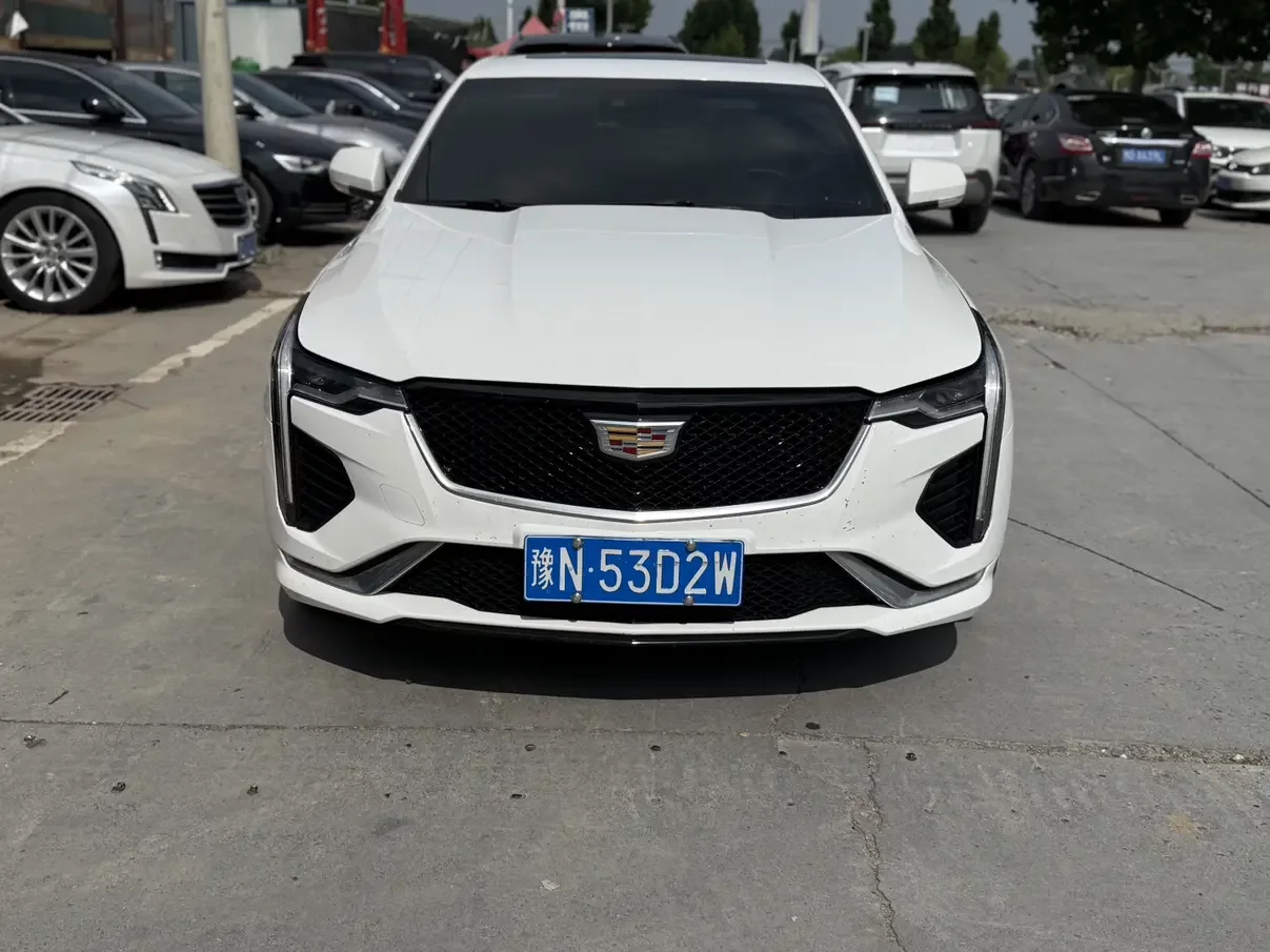 Cadillac CT4  из Китая