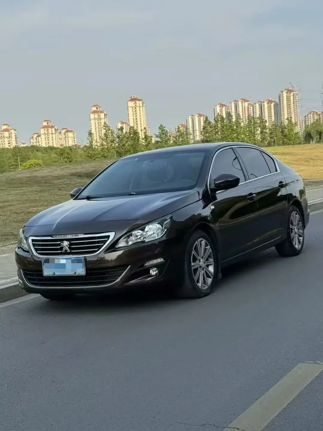Peugeot 408