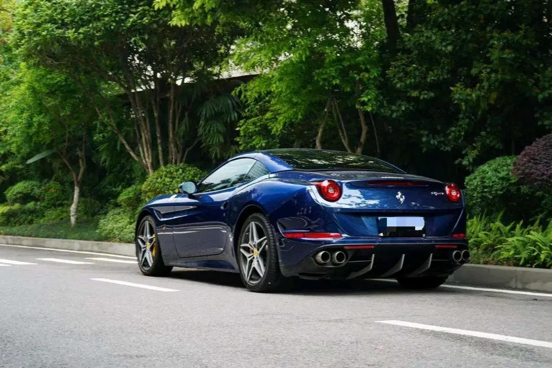 Ferrari California T