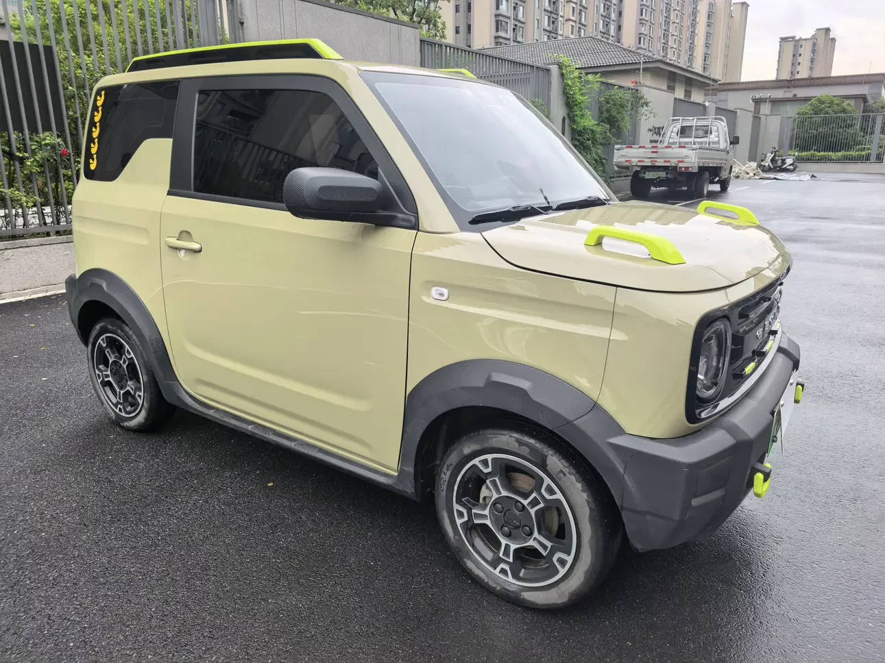 Geely panda