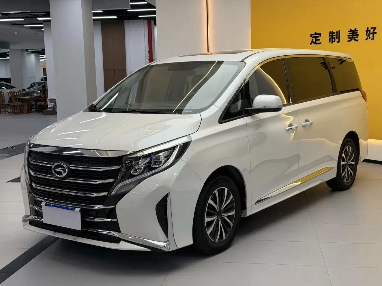 GAC Trumpchi M8  из Китая