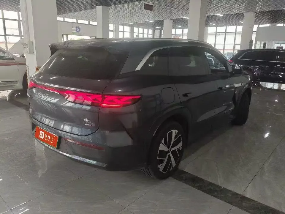 BYD Tang L EV