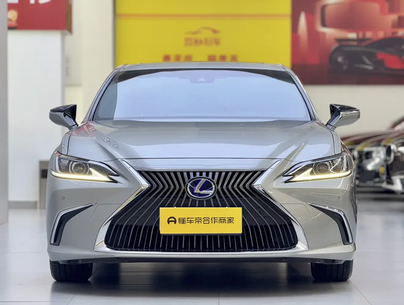 Lexus ES