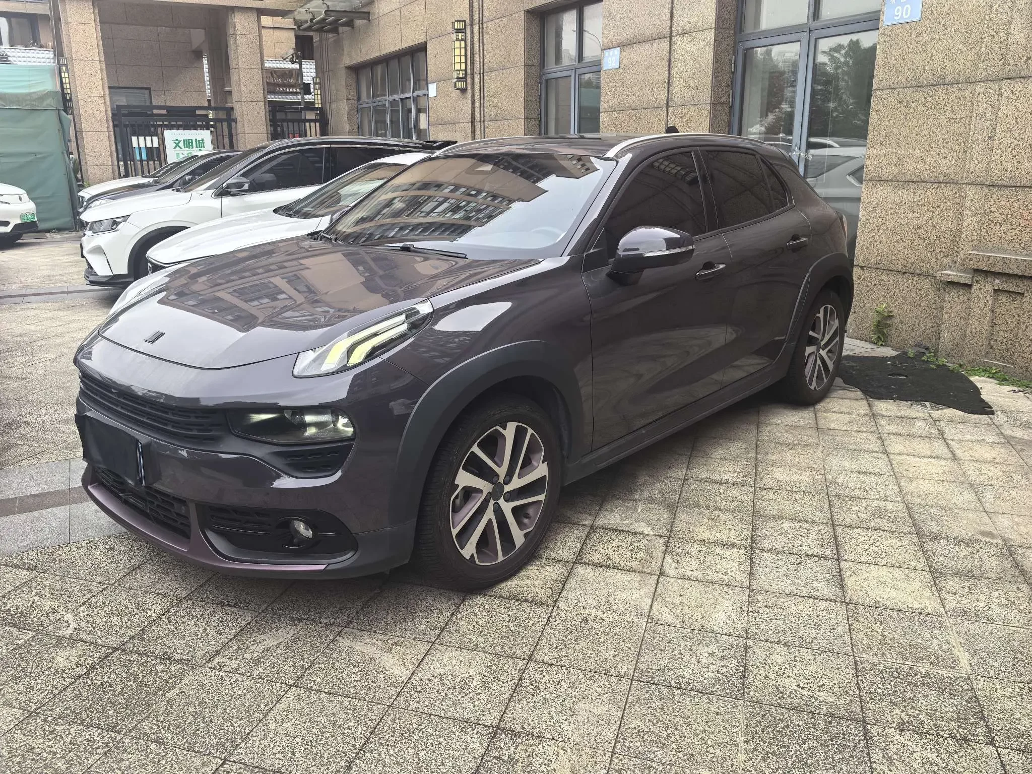Lynk & Co 02
