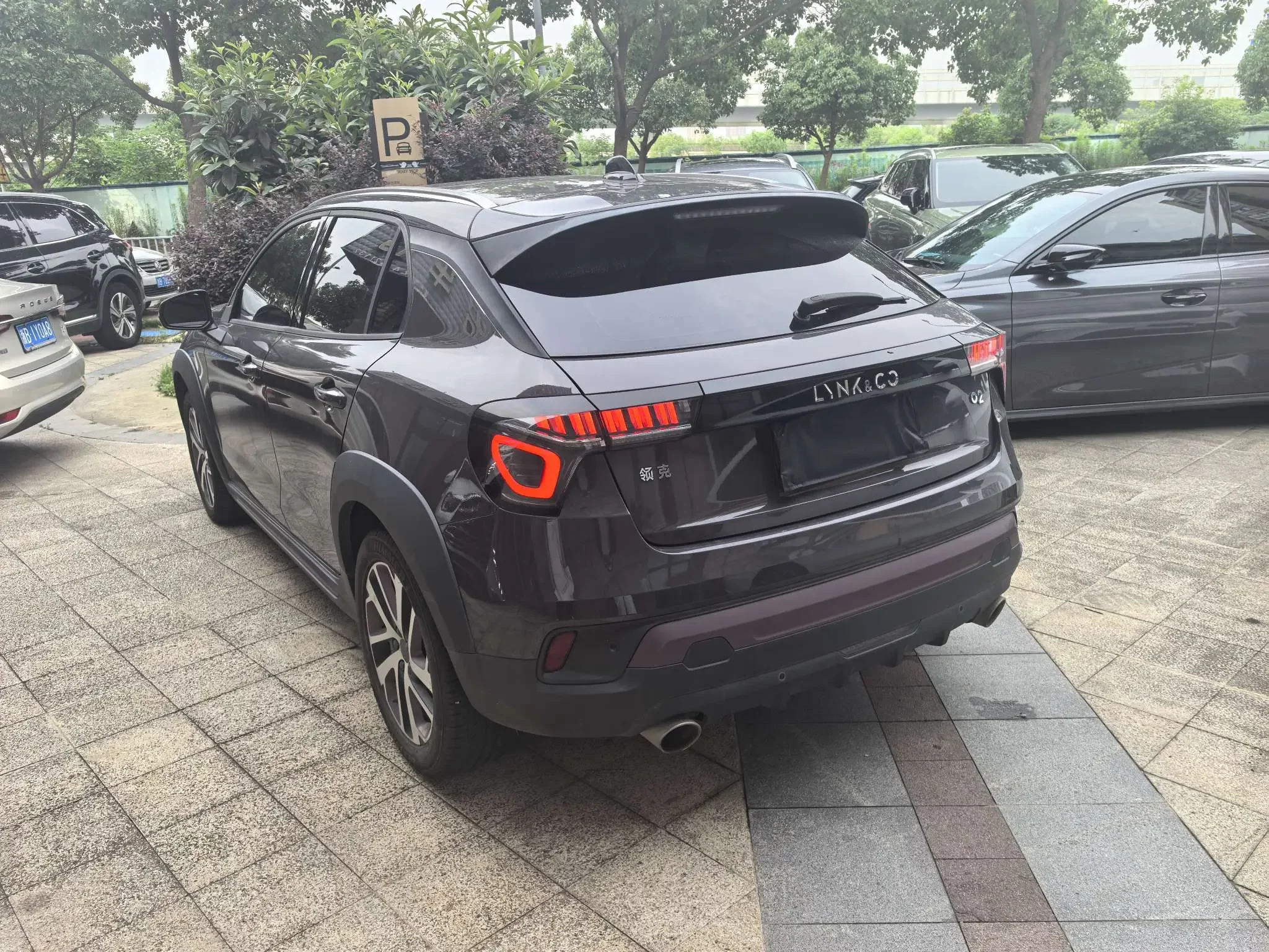 Lynk & Co 02