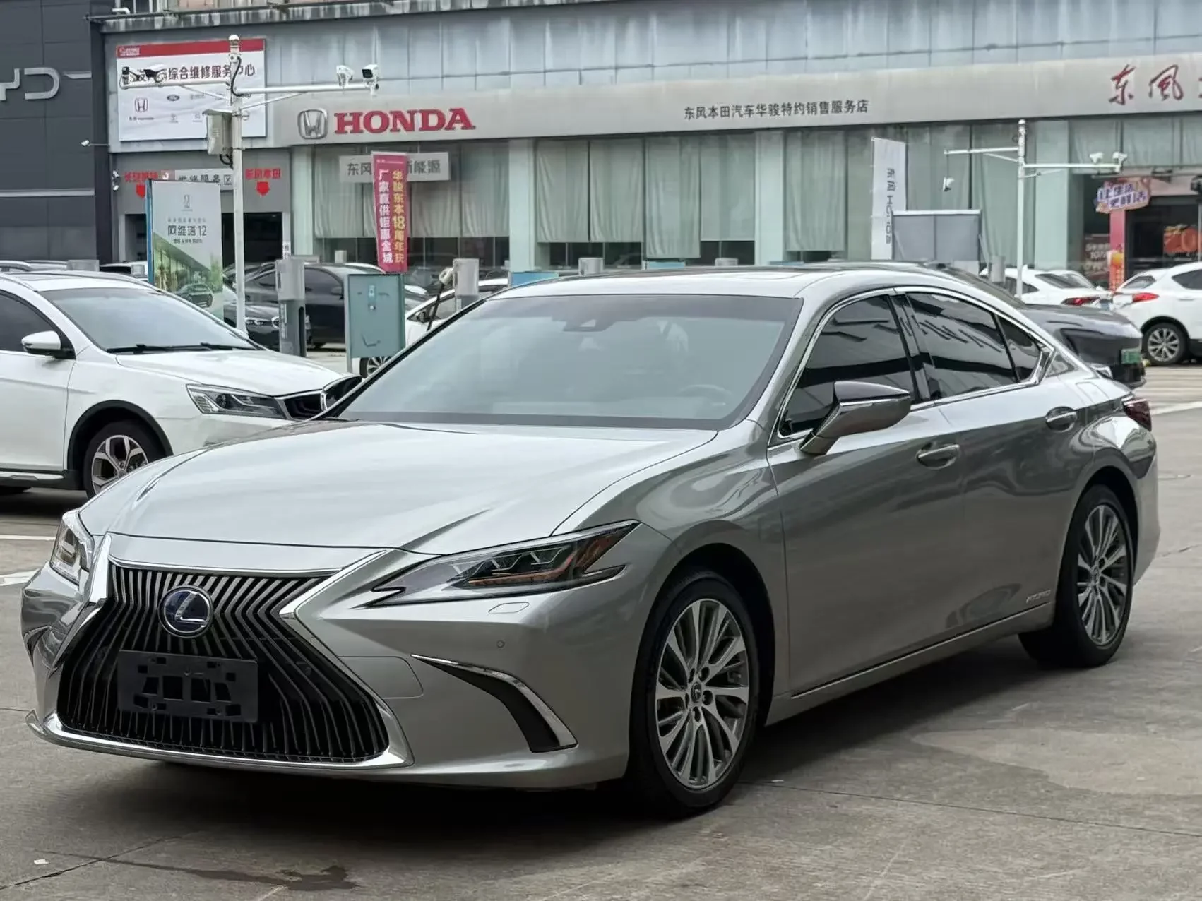 Lexus ES