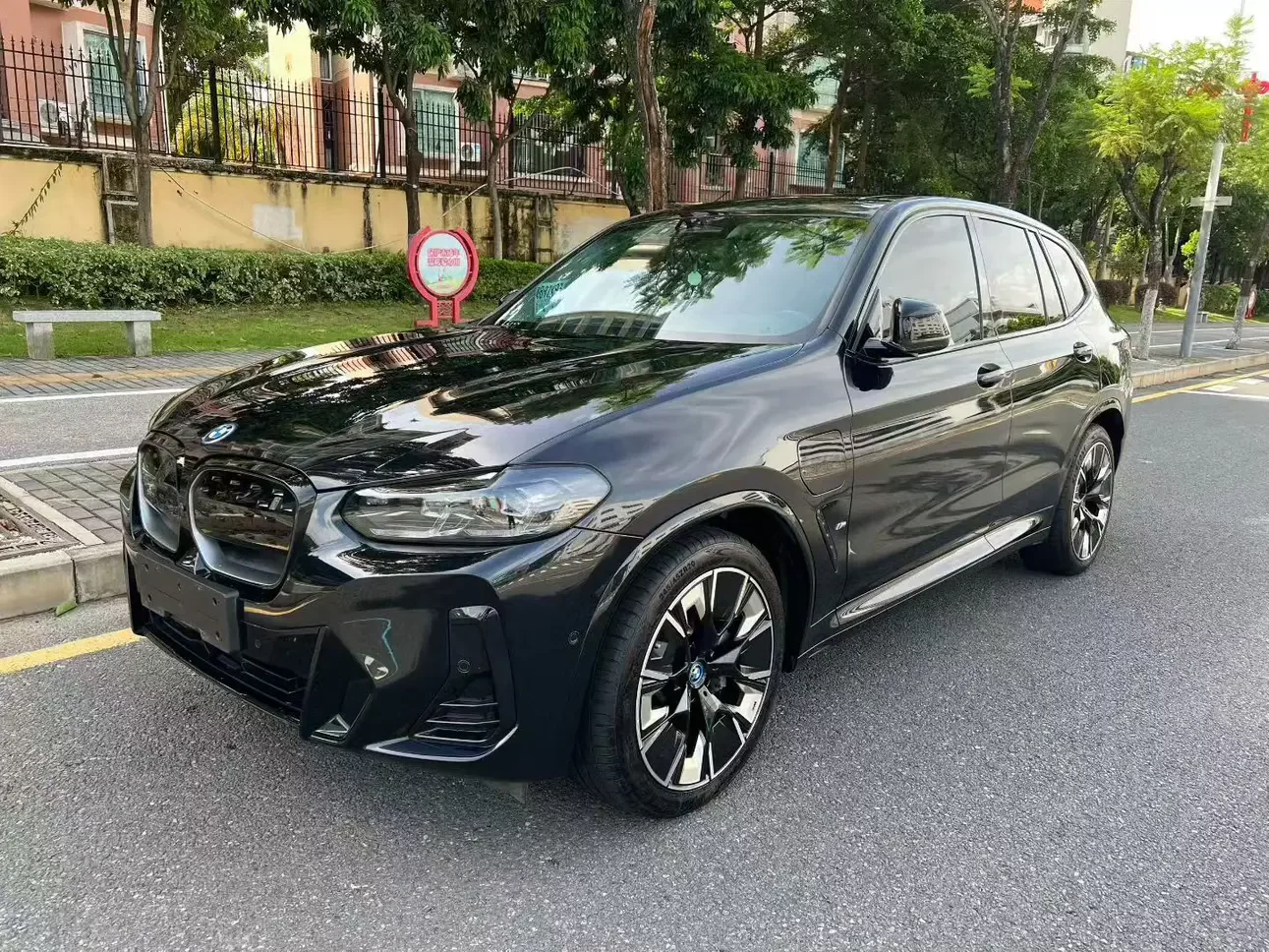 BMW iX3