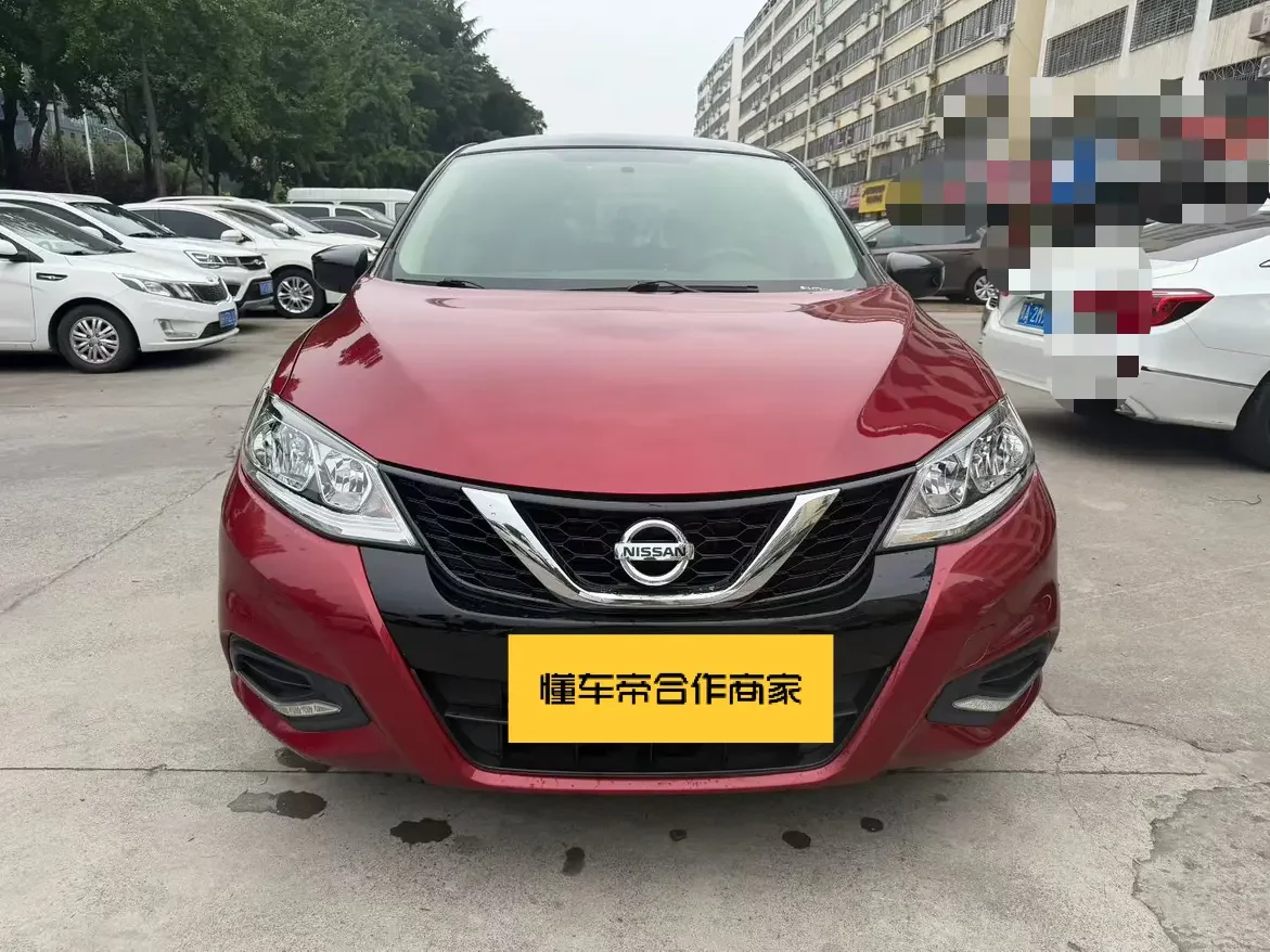 Nissan Tiida  из Китая