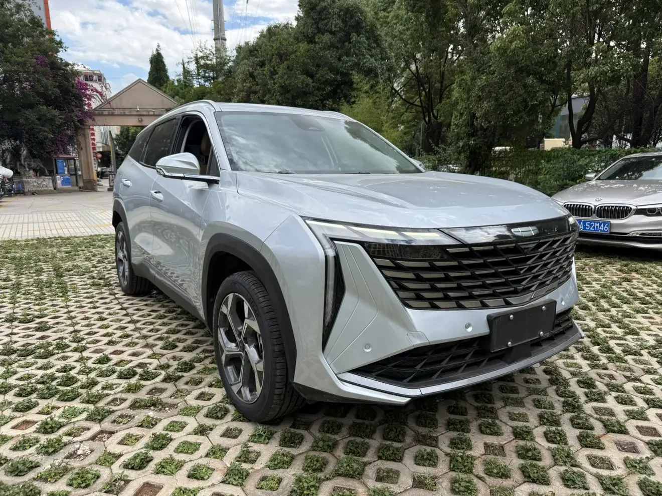 Geely Atlas L