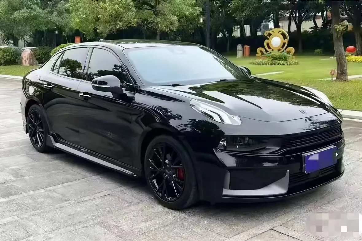 Lynk & Co 03