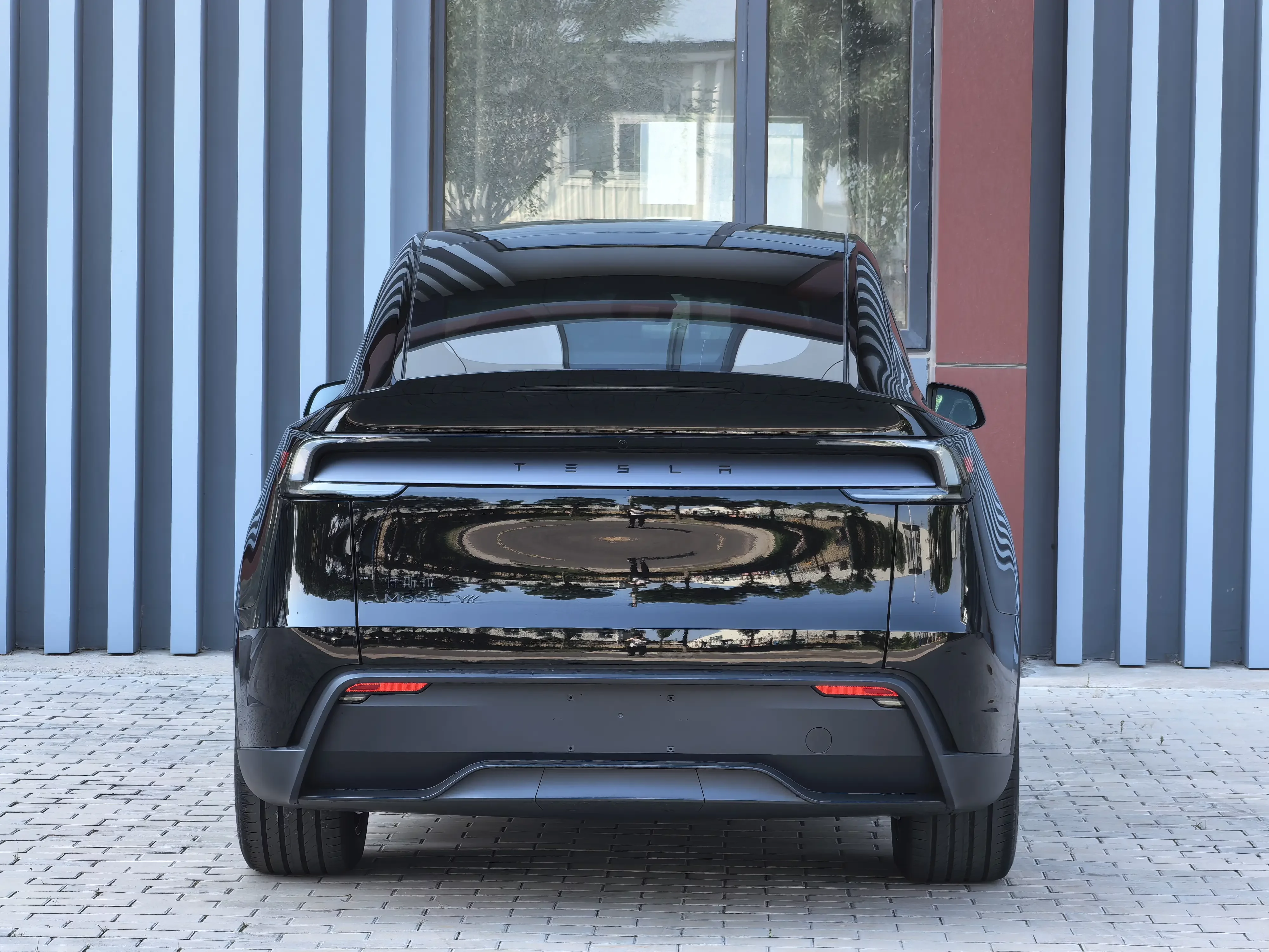 Tesla Model YL
