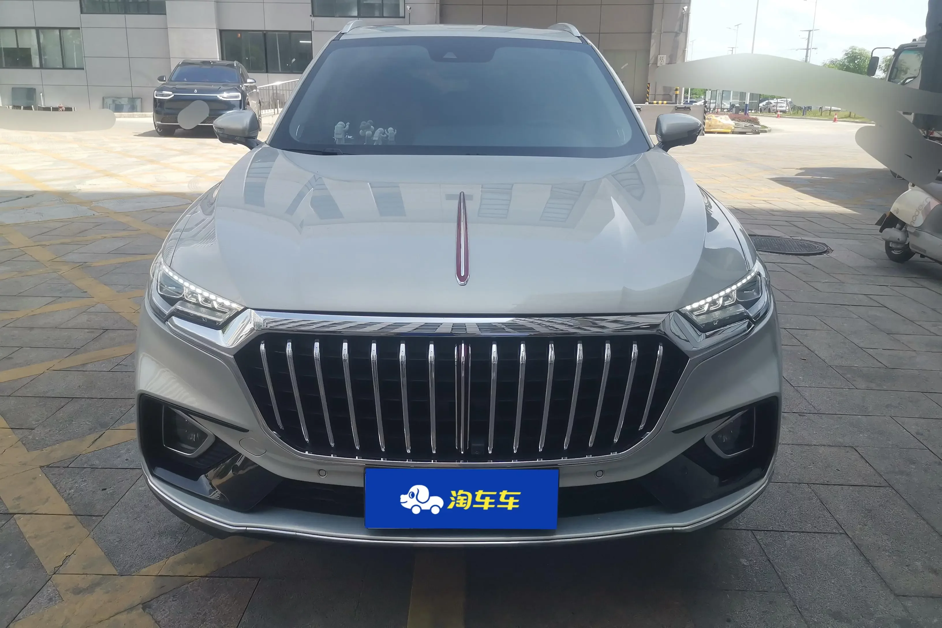 Hongqi HS5