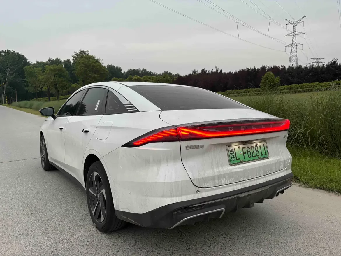 Geely Galaxy L6
