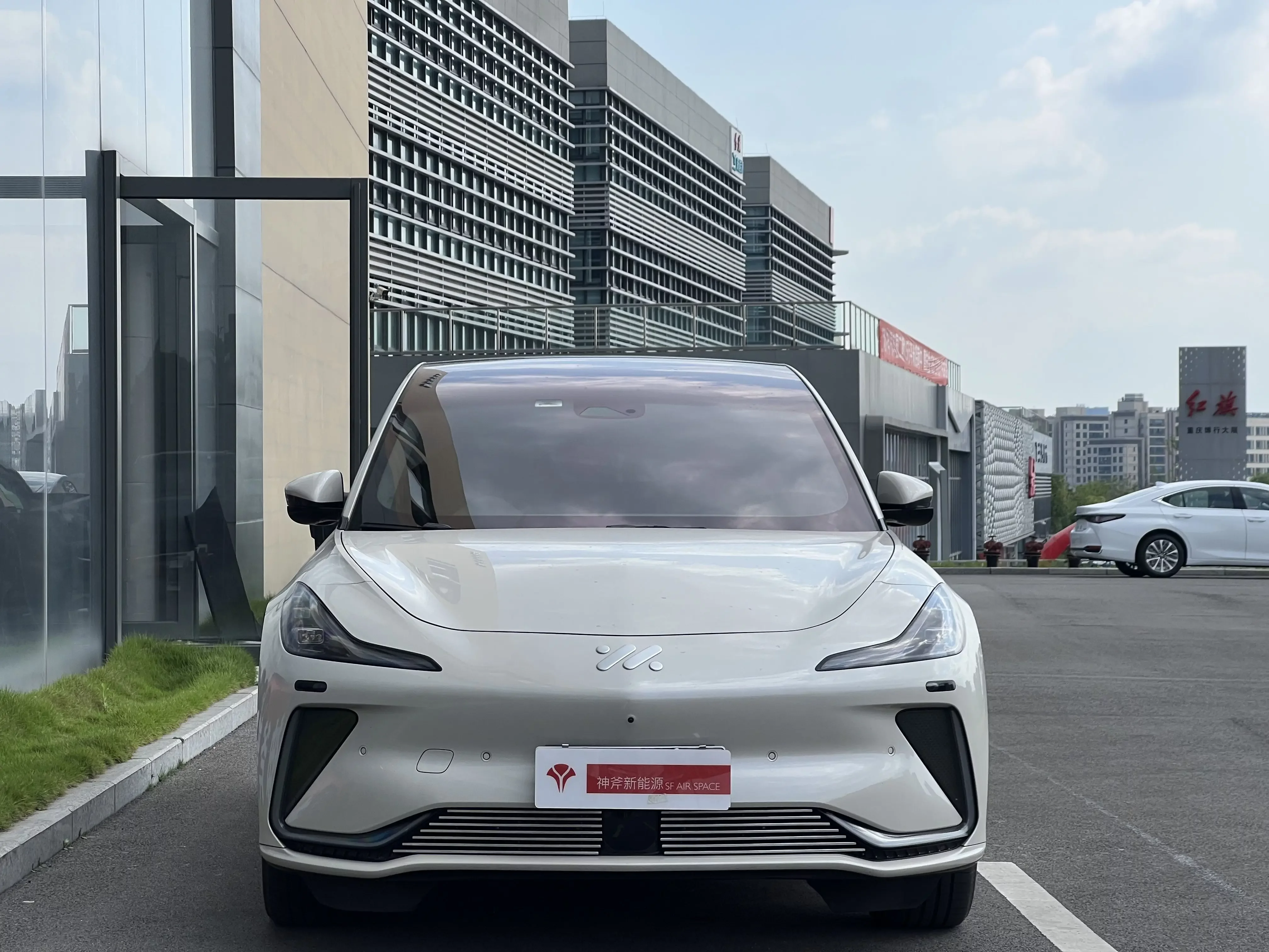 Zhiji LS7  из Китая