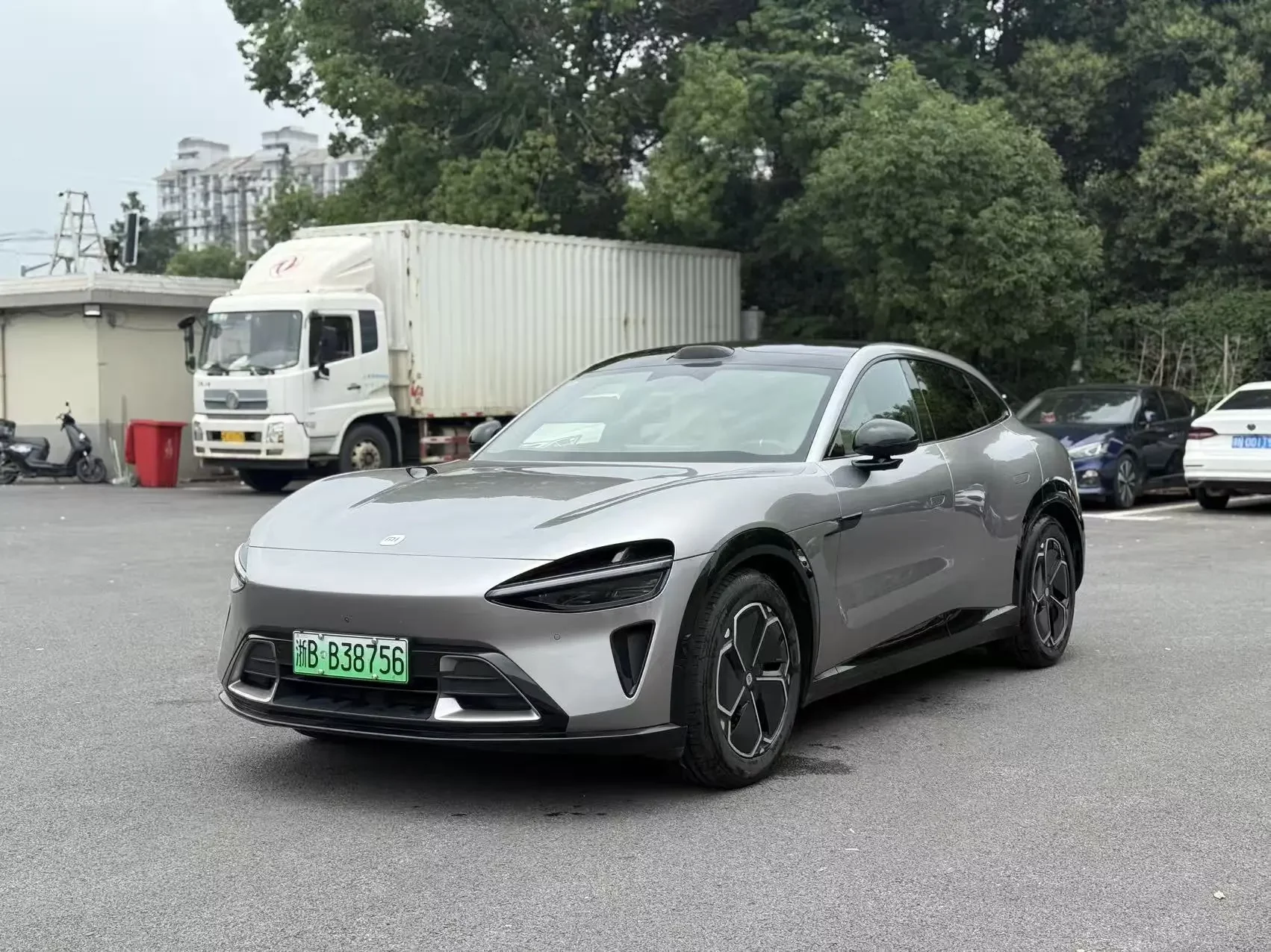 Xiaomi car Xiaomi YU7  из Китая