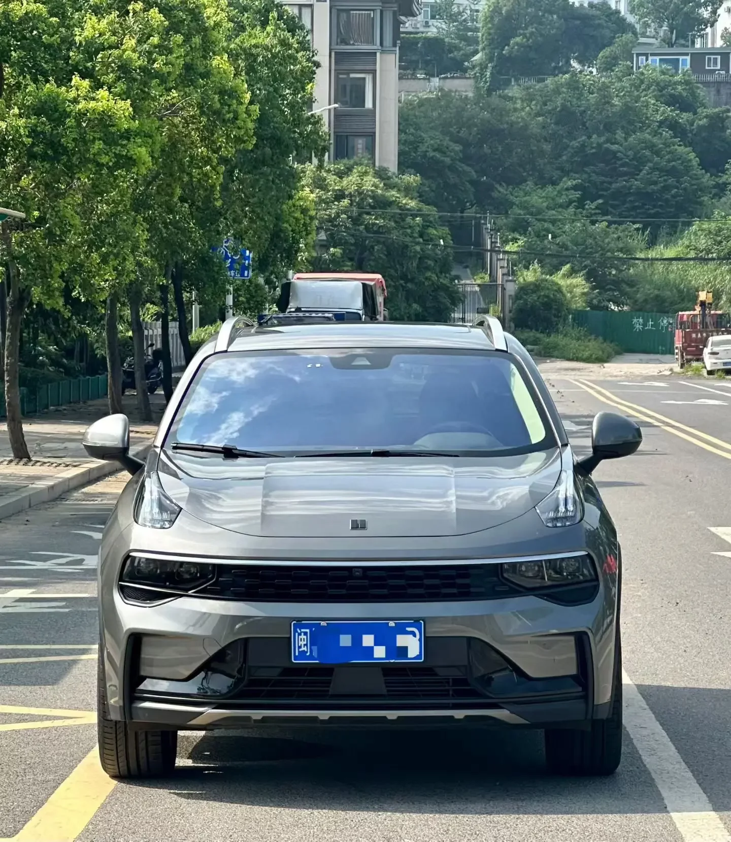 Lynk & Co 01